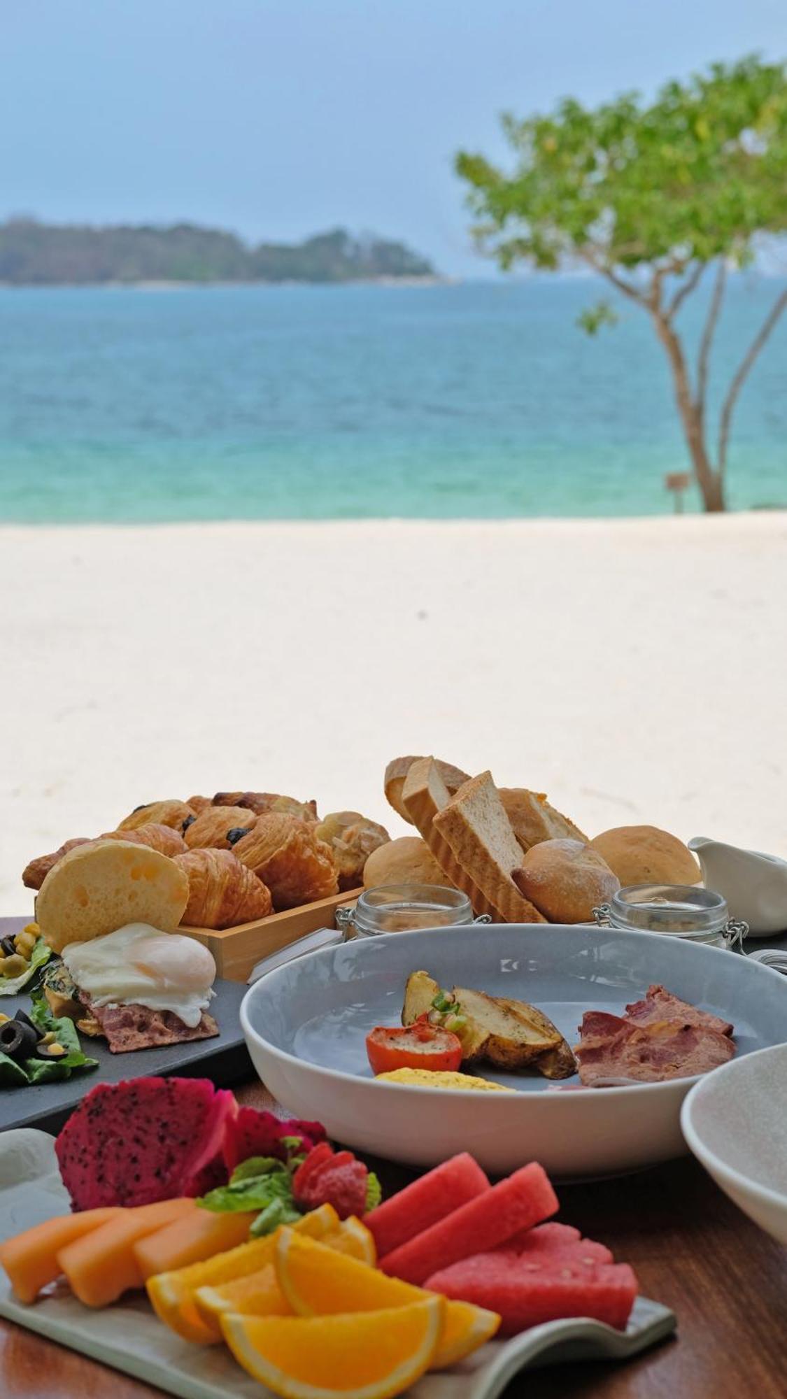 Sheraton Belitung Resort Tanjungbinga Exteriör bild